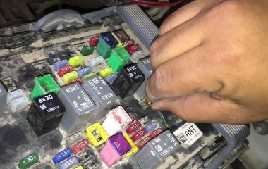 Где находится реле дворников и стеклоочистителя на Шевроле Ланос 1.5: полное руководство